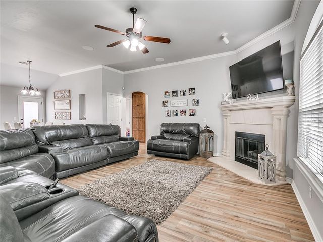11617 SW 10th Street, Yukon, OK 73099