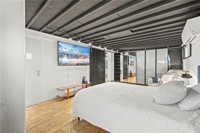 2115 W 71st Terrace, Prairie Village, KS 66208