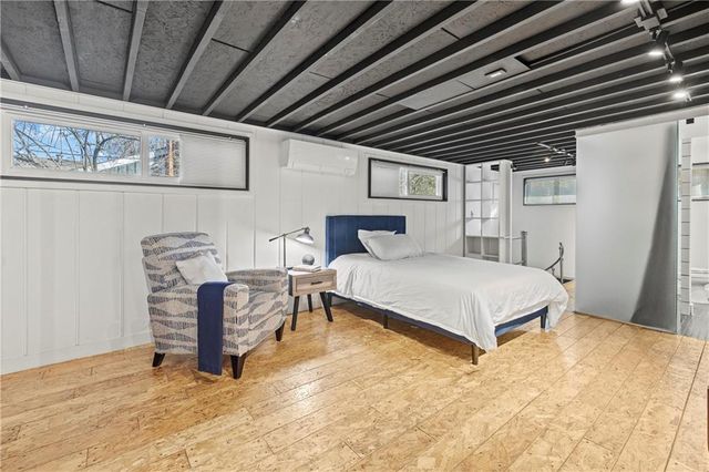 2115 W 71st Terrace, Prairie Village, KS 66208