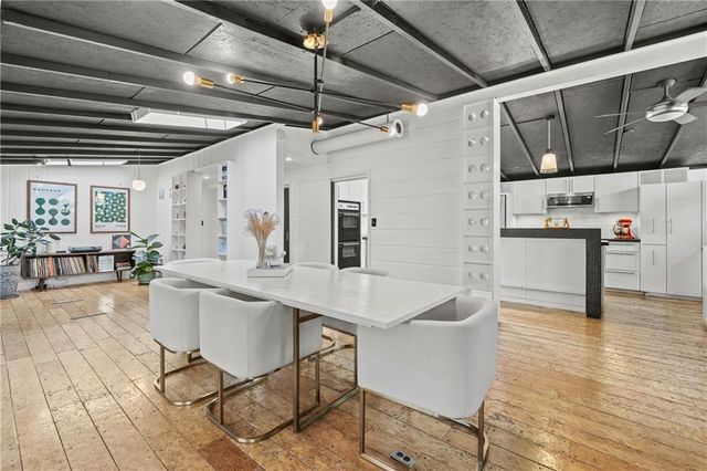 2115 W 71st Terrace, Prairie Village, KS 66208