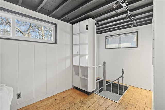 2115 W 71st Terrace, Prairie Village, KS 66208