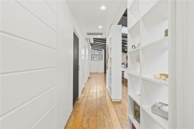 2115 W 71st Terrace, Prairie Village, KS 66208