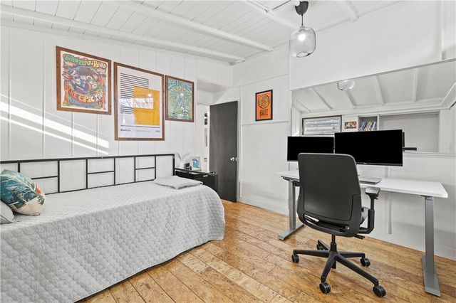 2115 W 71st Terrace, Prairie Village, KS 66208