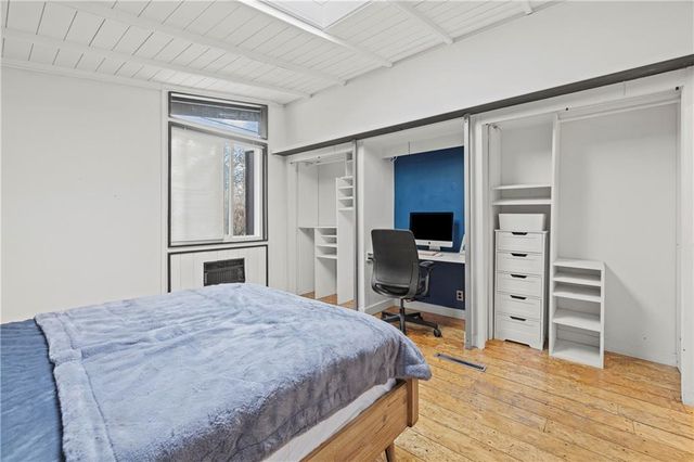 2115 W 71st Terrace, Prairie Village, KS 66208