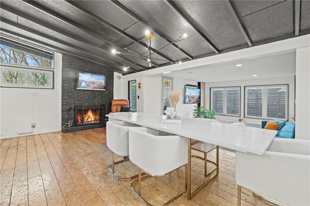 2115 W 71st Terrace, Prairie Village, KS 66208