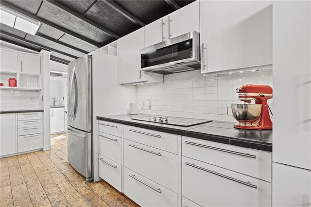 2115 W 71st Terrace, Prairie Village, KS 66208