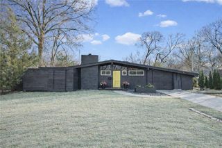 2115 W 71st Terrace, Prairie Village, KS 66208