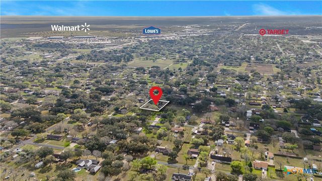 406 Blyth Road, Victoria, TX 77904