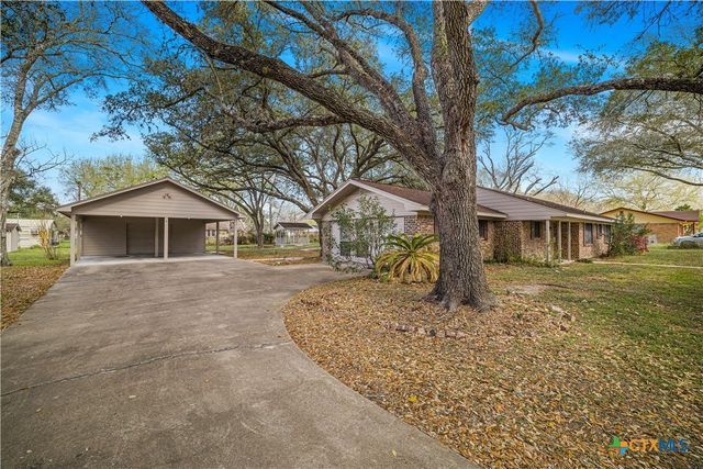406 Blyth Road, Victoria, TX 77904