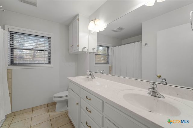 406 Blyth Road, Victoria, TX 77904