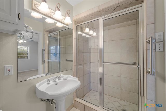 406 Blyth Road, Victoria, TX 77904