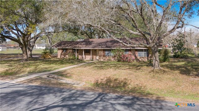 406 Blyth Road, Victoria, TX 77904