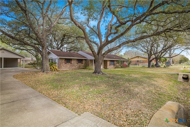 406 Blyth Road, Victoria, TX 77904