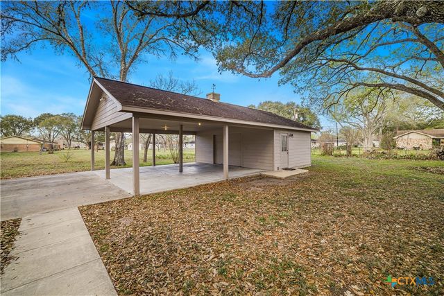 406 Blyth Road, Victoria, TX 77904