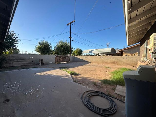 301 N Sola Street, Blythe, CA 92225