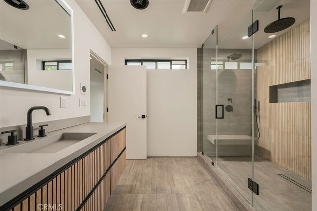 23501 Berdon Street, Woodland Hills, CA 91367