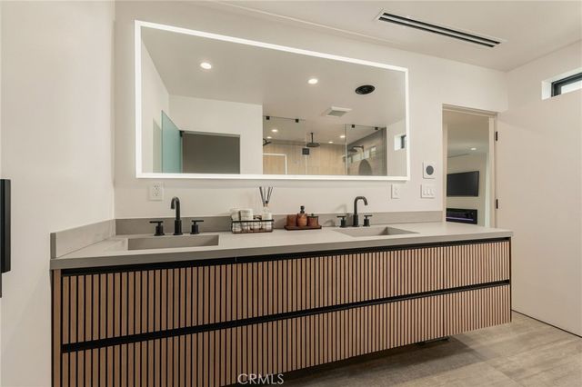 23501 Berdon Street, Woodland Hills, CA 91367