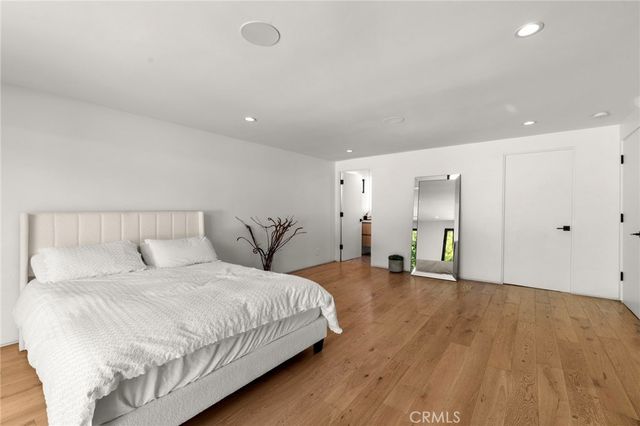 23501 Berdon Street, Woodland Hills, CA 91367