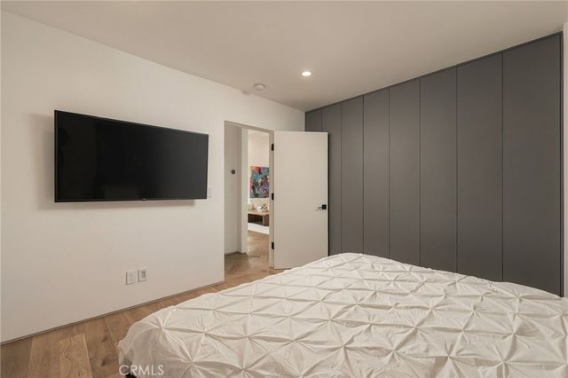 23501 Berdon Street, Woodland Hills, CA 91367