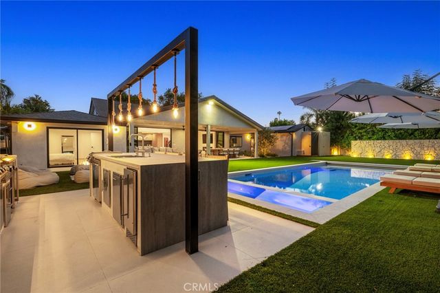 23501 Berdon Street, Woodland Hills, CA 91367