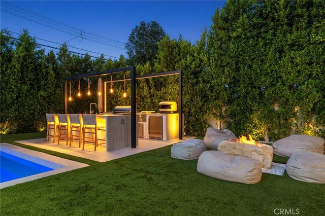 23501 Berdon Street, Woodland Hills, CA 91367