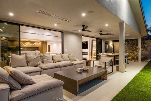 23501 Berdon Street, Woodland Hills, CA 91367