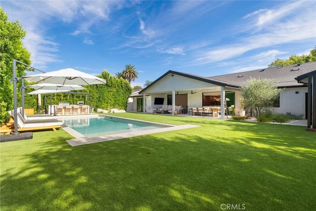 23501 Berdon Street, Woodland Hills, CA 91367