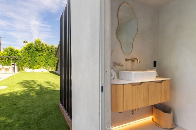 23501 Berdon Street, Woodland Hills, CA 91367