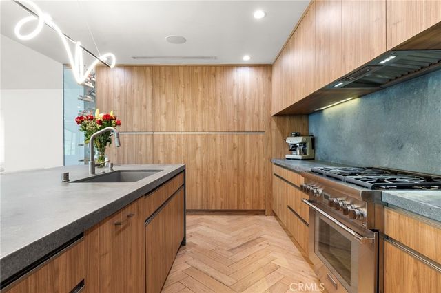 23501 Berdon Street, Woodland Hills, CA 91367