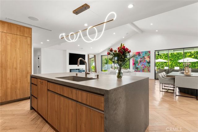 23501 Berdon Street, Woodland Hills, CA 91367