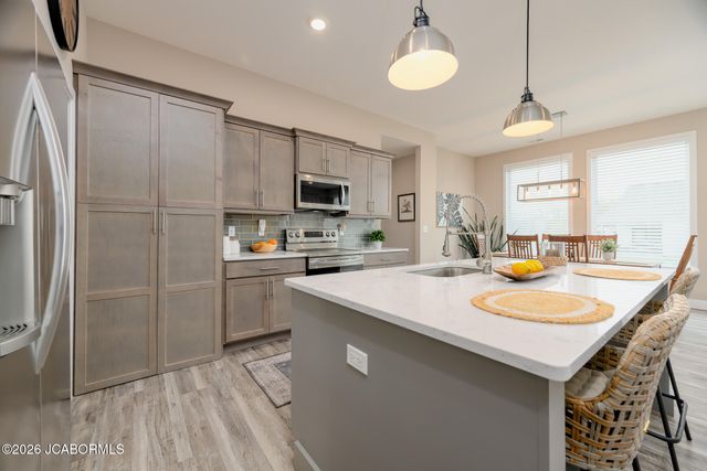 6540 GATEWAY ARCH WAY, Ashland, MO 65010