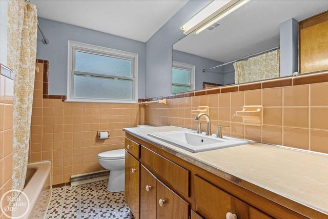 2845 Monticello Drive, Port Huron, MI 48060