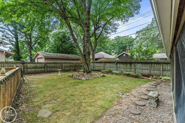 2845 Monticello Drive, Port Huron, MI 48060