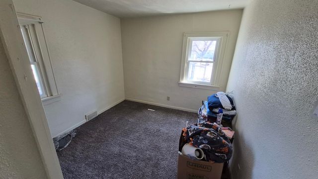804 11th St NW, Minot, ND 58703