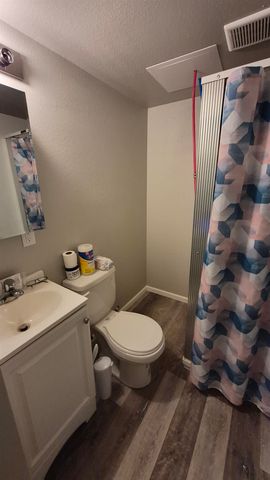 804 11th St NW, Minot, ND 58703