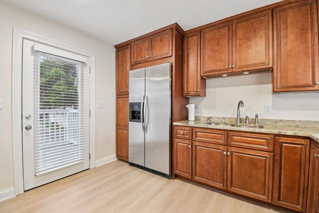 48 Rosebraugh Circle E, Buckeye Lake, OH 43008