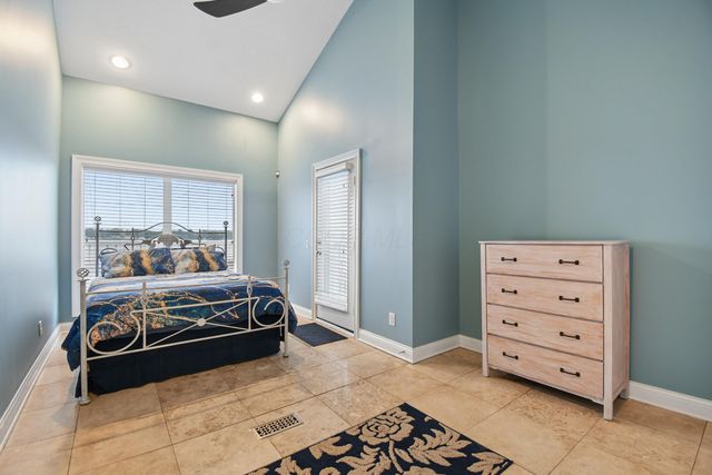 48 Rosebraugh Circle E, Buckeye Lake, OH 43008