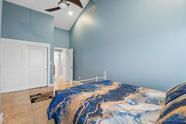 48 Rosebraugh Circle E, Buckeye Lake, OH 43008