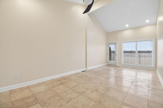 48 Rosebraugh Circle E, Buckeye Lake, OH 43008