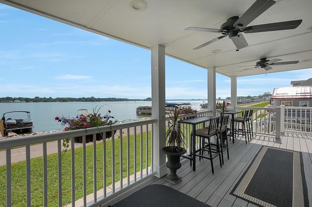 48 Rosebraugh Circle E, Buckeye Lake, OH 43008