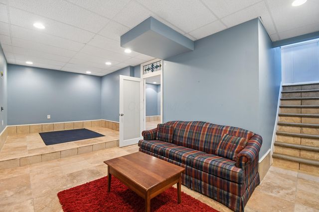 48 Rosebraugh Circle E, Buckeye Lake, OH 43008
