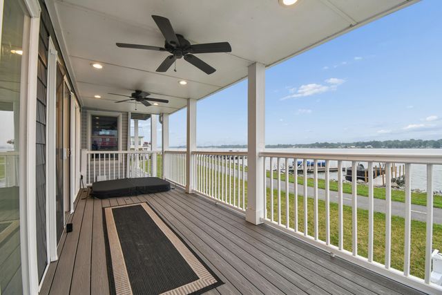 48 Rosebraugh Circle E, Buckeye Lake, OH 43008
