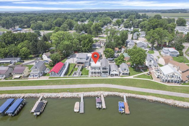 48 Rosebraugh Circle E, Buckeye Lake, OH 43008