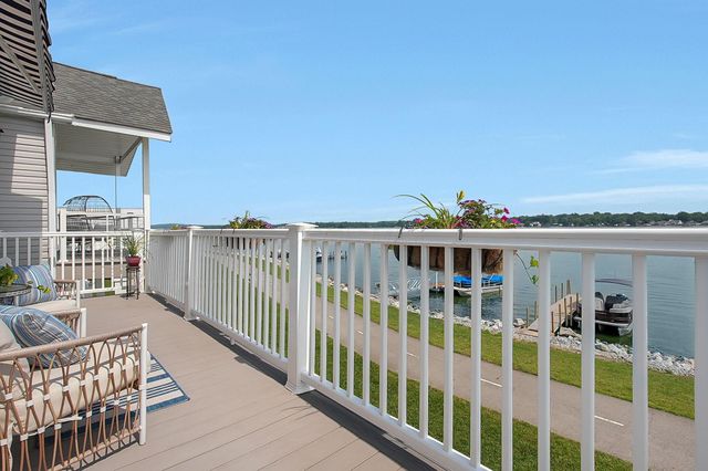 48 Rosebraugh Circle E, Buckeye Lake, OH 43008