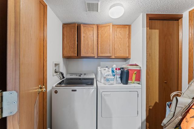 2196 Flamingo Drive, Shakopee, MN 55379