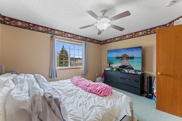 2196 Flamingo Drive, Shakopee, MN 55379