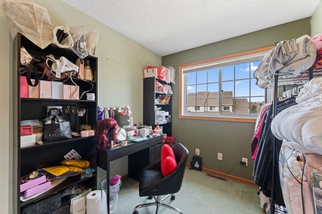 2196 Flamingo Drive, Shakopee, MN 55379