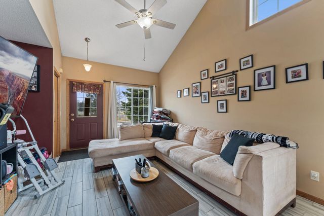 2196 Flamingo Drive, Shakopee, MN 55379