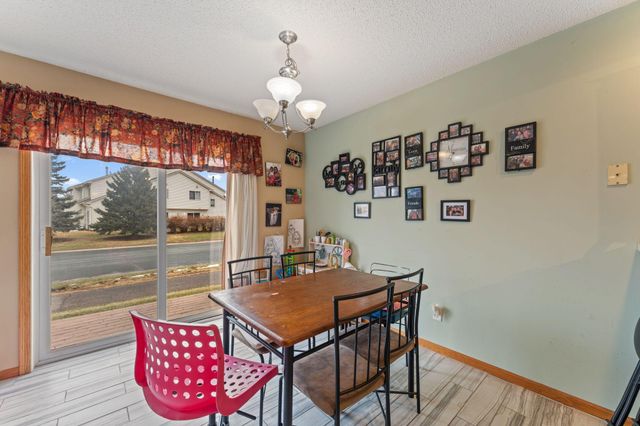 2196 Flamingo Drive, Shakopee, MN 55379