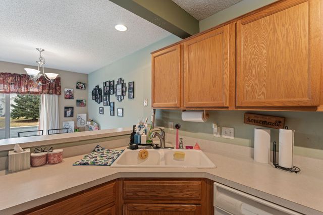 2196 Flamingo Drive, Shakopee, MN 55379